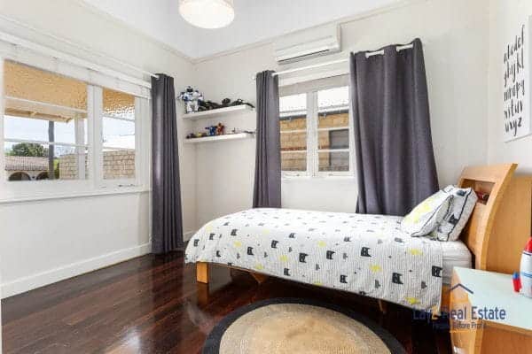 14 Traylen Road Bayswater WA 6053. Lovely Example of 1920's Character - Image 11