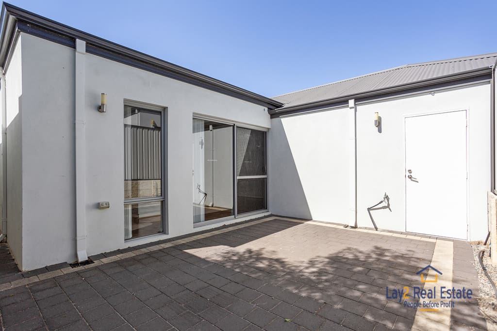 26B Tuckfield Way Nollamarra WA 6061. Three Bedroom Two Bathroom Villa In Super Location! - Image 13