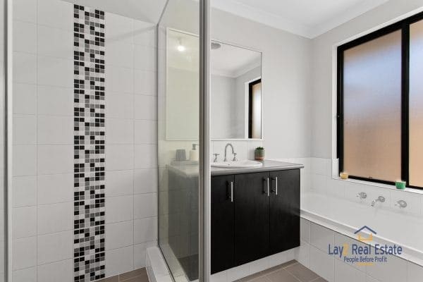 57 Tranquility Crescent, Aveley WA 6069 Family Sized Beauty with Multiple Living Areas! - Image 10