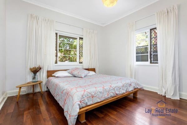 29 Leake Street Bayswater WA 6053. (NOW SOLD by Lay2 Real Estate) Elevated Brick Character Classic Gem! - Image 9
