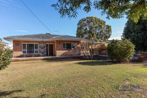 121 Anzac Terrace Bassendean WA 6054 809sqm Block, 20m Wide Frontage with Subdivision Approval!
