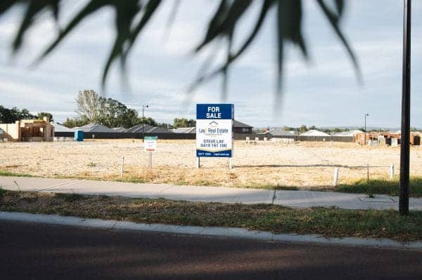 33 Lockhart Crescent South Guildford WA 6053 Serviced 435sqm Land Overlooking Bushland!