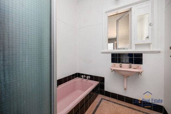 423 Guildford Road Bayswater WA 6053 Renovators Delight With Development Potential! - Image 7