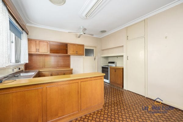 423 Guildford Road Bayswater WA 6053 Renovators Delight With Development Potential! - Image 3