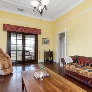 47 Kenilworth Street Bayswater WA 6053  Extended 1930's 4 x 2 Character PLUS Seperate 2 brm cottage all on 1009sqm block. - Image 6