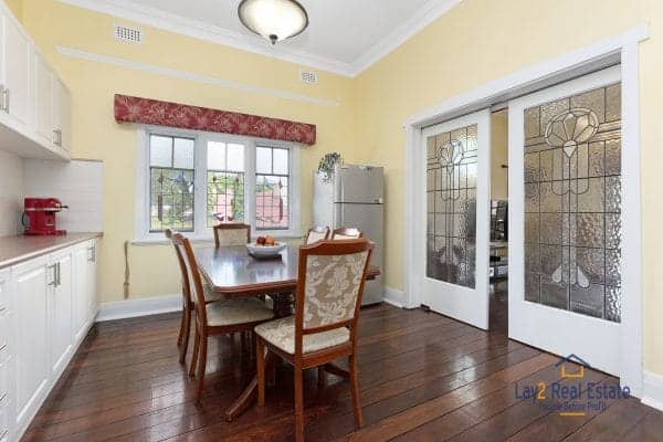 47 Kenilworth Street Bayswater WA 6053  Extended 1930's 4 x 2 Character PLUS Seperate 2 brm cottage all on 1009sqm block. - Image 9
