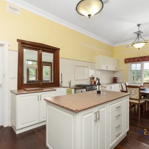 47 Kenilworth Street Bayswater WA 6053  Extended 1930's 4 x 2 Character PLUS Seperate 2 brm cottage all on 1009sqm block. - Image 10