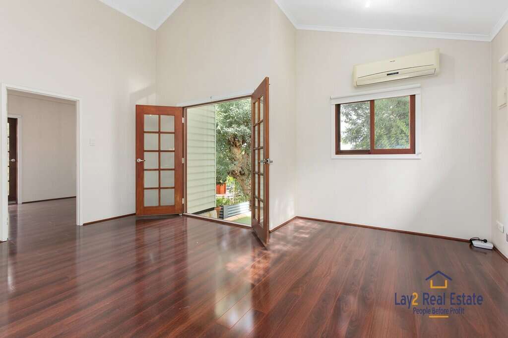 47 Kenilworth Street Bayswater WA 6053 Extended 1930's 4 x 2 Character PLUS Seperate 2 brm cottage all on 1009sqm block. - Image 24