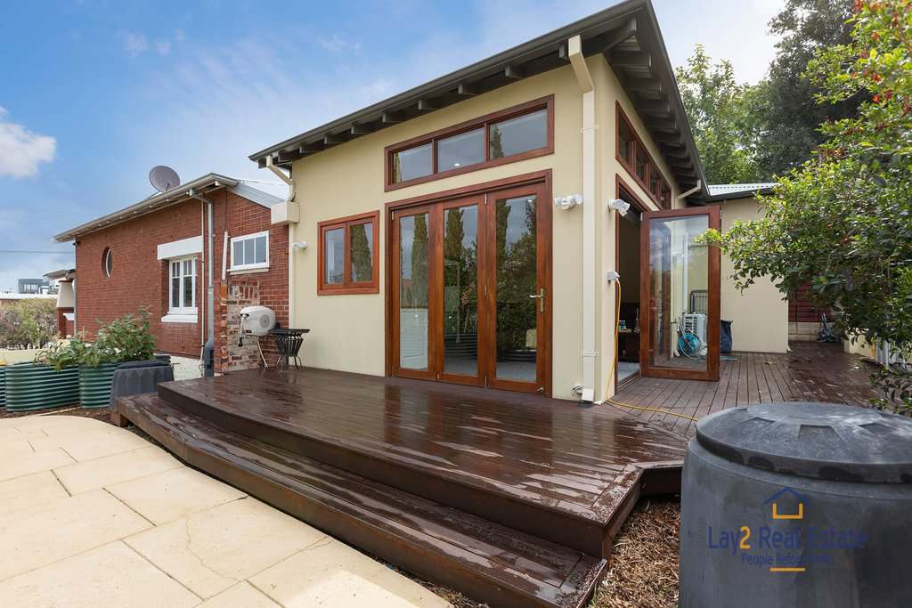 47 Kenilworth Street Bayswater WA 6053 Extended 1930's 4 x 2 Character PLUS Seperate 2 brm cottage all on 1009sqm block. - Image 21