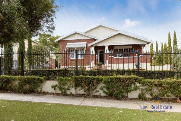 47 Kenilworth Street Bayswater WA 6053  Extended 1930's 4 x 2 Character PLUS Seperate 2 brm cottage all on 1009sqm block.