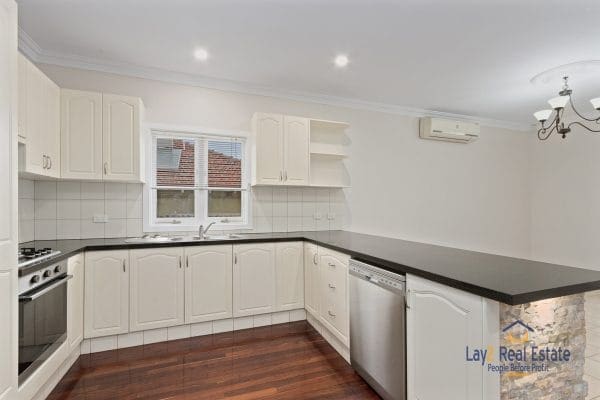 46 Roberts Street Bayswater WA 6053 1950's Elevated Family Favourite! - Image 7