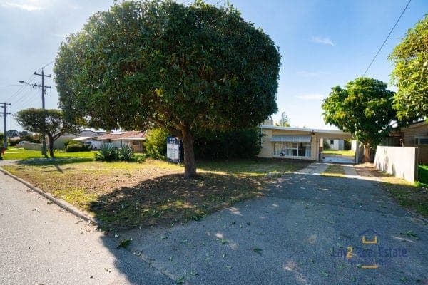 22 Irwin Road Embleton WA 6062. Original 3 Bedroom 60's Home on 728sqm block. - Image 15