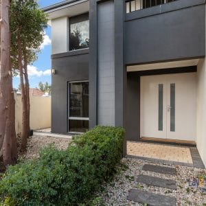 6/43 Halliday Street Bayswater WA 6053 Modern 4 Bed 3 Bath Near River. - Image 3