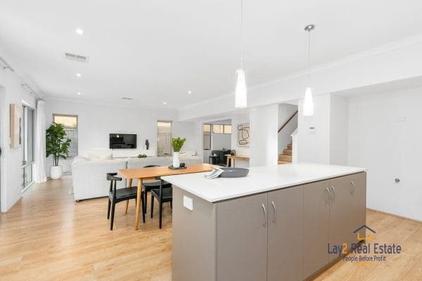 6/43 Halliday Street Bayswater WA 6053 Modern 4 Bed 3 Bath Near River. - Image 7