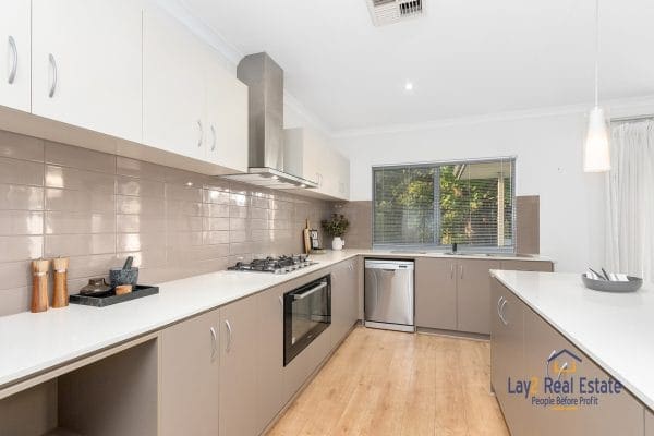 6/43 Halliday Street Bayswater WA 6053 Modern 4 Bed 3 Bath Near River. - Image 4