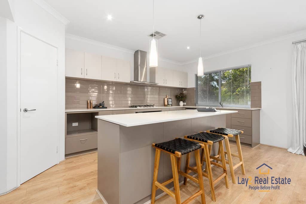 6/43 Halliday Street Bayswater WA 6053 Modern 4 Bed 3 Bath Near River. - Image 6