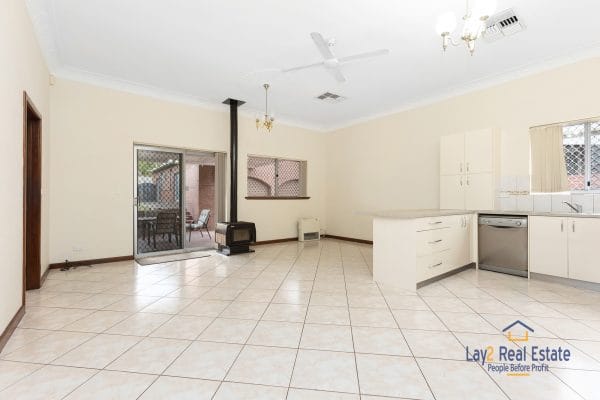7 May Street Bayswater WA 6053 Elevated Brick Home on 759m2 Block In Fabulous Location! - Image 4
