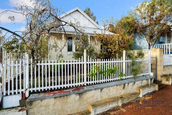1 Murray Street Bayswater WA 6053 It's Cute, Cosy, Rare and Conveniently Located!