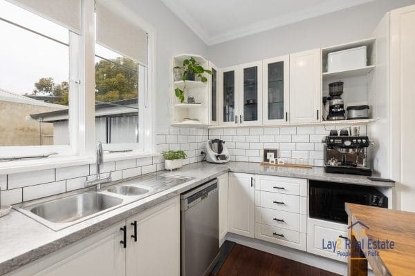 120 King William Street Bayswater WA 6053 Stylish and Impeccably Presented Classic! - Image 9