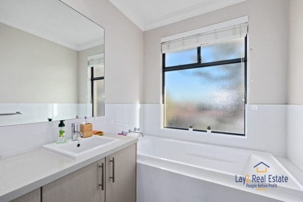 57A Foyle Road Bayswater WA 6053 Modern Luxurious and Private Rear Home - Image 20