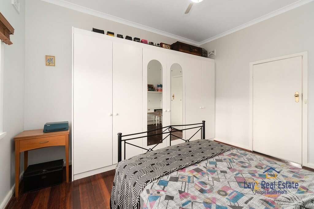 64 The Strand Bayswater WA 6053 Spacious, Light and Bright Gem on 425sqm - Image 15