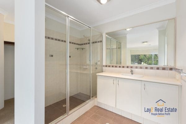 1D Aughton Street Bayswater WA 6053 Modern Spacious Family Home - Image 13