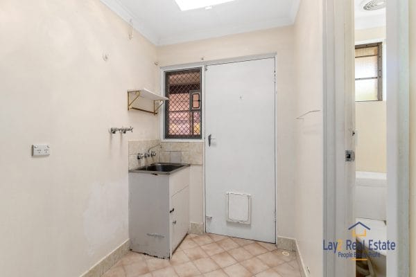 2 Farley Way, Bayswater WA 6053 UNDER OFFER! 3 Bed on Corner 738sqm Duplex Block - Image 17