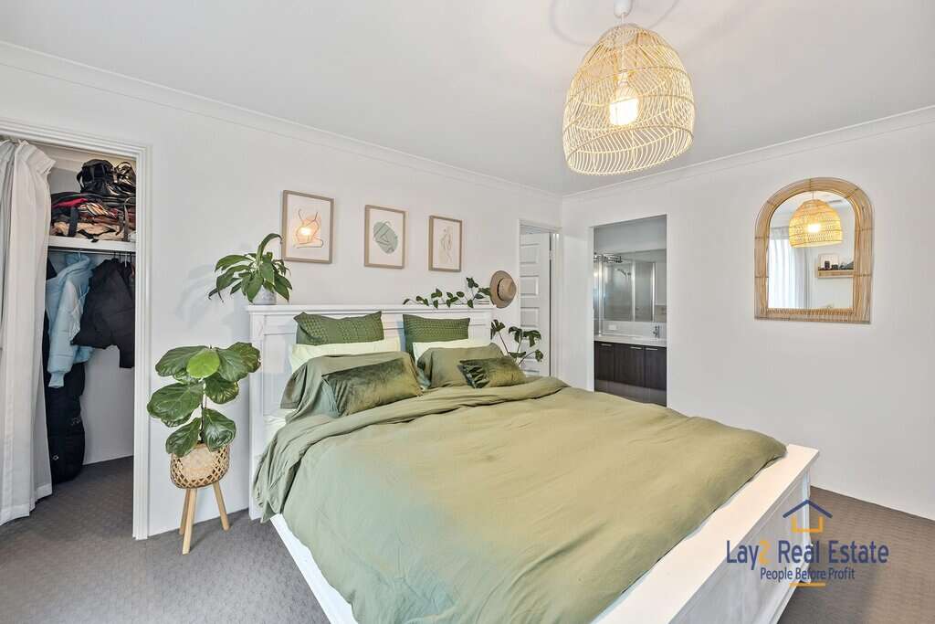 31 Rothbury Road, Embleton WA 6062 Stylish and Elegant Family Living - Image 13