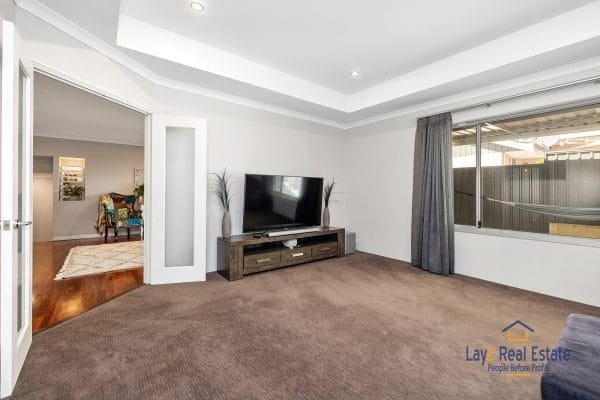 31 Rothbury Road, Embleton WA 6062 Stylish and Elegant Family Living - Image 10