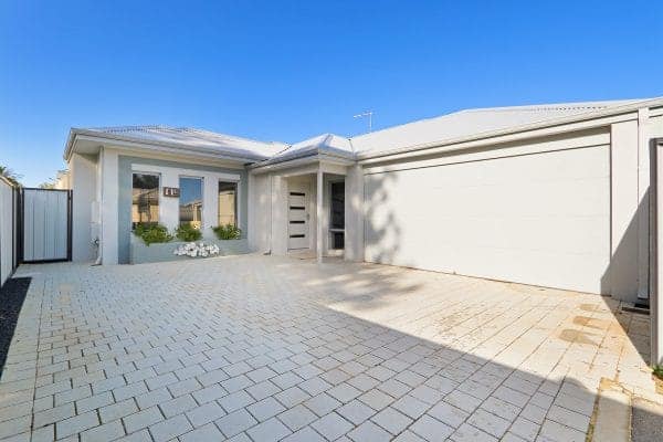 11C Wright Crescent Bayswater 6053. Light Filled Modern Home