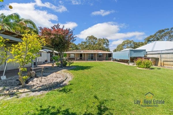 35 Pearson Street Bayswater WA 6053 NOW SOLD! 4 Bedroom Plus Study on Whopping 1115sqm - Image 5