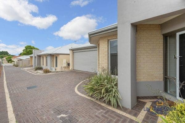 5B Jacqueline Street Bayswater WA 6053. Spacious Rear 3 Bed, 2 Bath, 2 Living Area Home. - Image 3