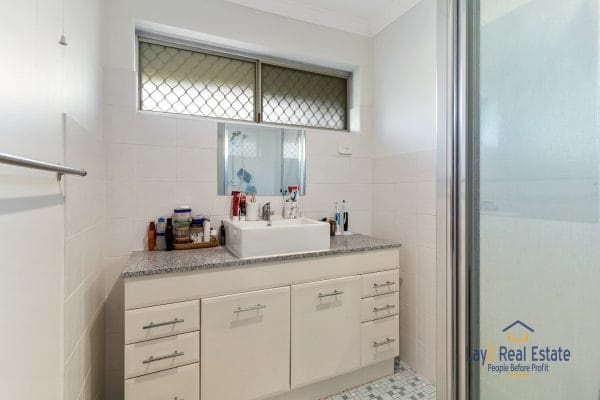 11/22 Foyle Road, Bayswater WA 6053. ( NOW SOLD) Spacious 2 Bedroom Villa Recently Modernised. - Image 15