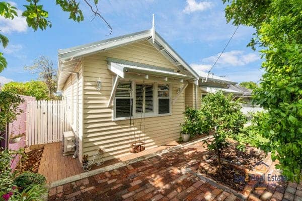 9 Georgina Street Bayswater WA 6053 1920's (Now SOLD) Weatherboard Classic on 450m2  Block - Image 2