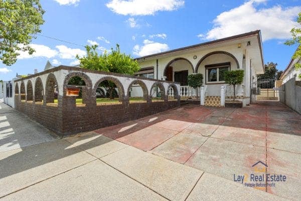 96 Chelmsford Road, Mount Lawley WA 6050 **SOLD**1920's Bones with a Mediterranean Make Over
