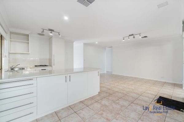 23 Haddrill Street Bayswater WA 6053 - Fabulously Presented Street Front Home - Image 5