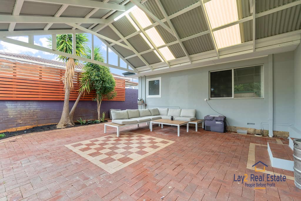 16 Gatton Way Embleton WA 6062 Welcome Home to Space and Comfort!, Embleton Wa 6062 Welcome Home To Space And Comfort! - Thumbnail 4