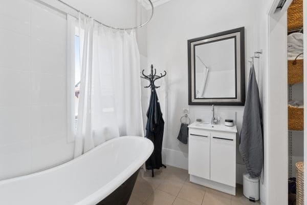 24 Coode Street Bayswater WA 6053 Extended Renovated Classic Minutes to Village - Image 11