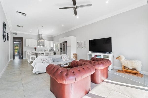 24 Coode Street Bayswater WA 6053 Extended Renovated Classic Minutes to Village - Image 7