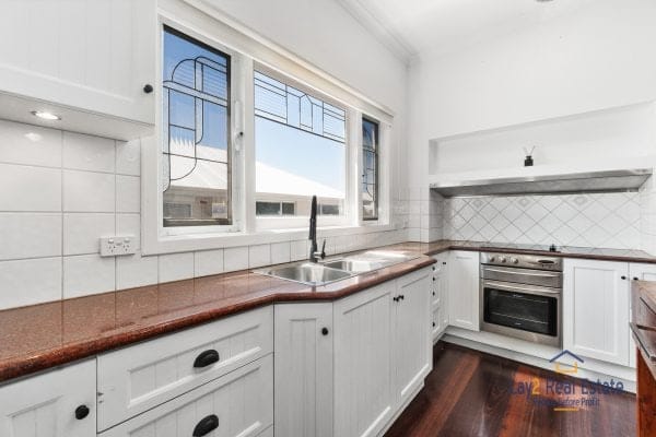 32 Toowong Street Bayswater WA 6053. SOLD - Image 4