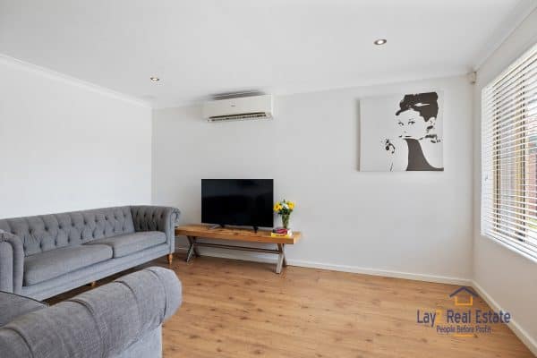 Generously Sized Two Bedroom Villa in Bayswater WA - Image 7