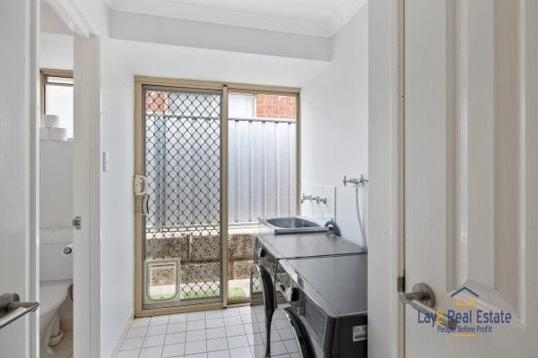 Generously Sized Two Bedroom Villa in Bayswater WA - Image 13