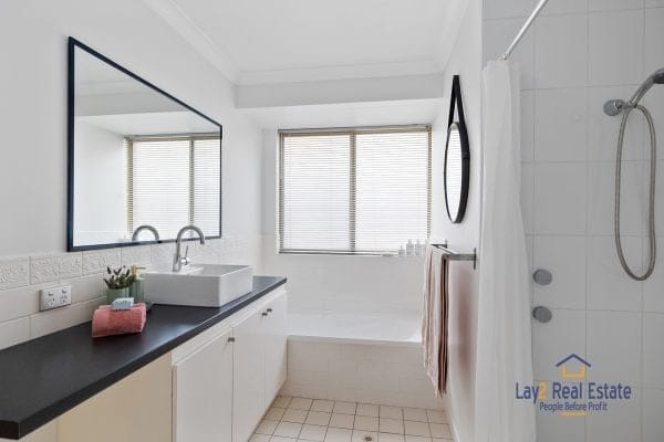 Generously Sized Two Bedroom Villa in Bayswater WA - Image 12