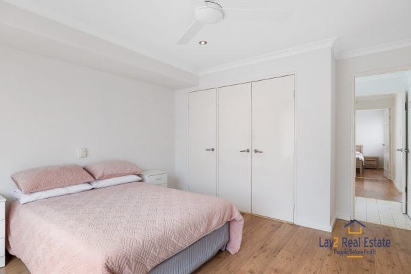 Generously Sized Two Bedroom Villa in Bayswater WA - Image 10