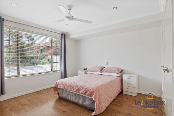Generously Sized Two Bedroom Villa in Bayswater WA - Image 11