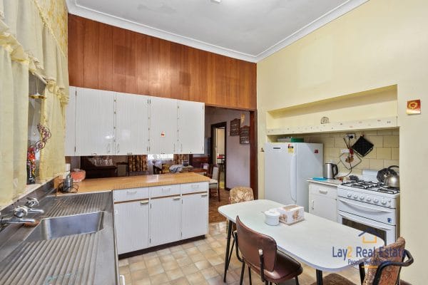 R60 Zone 1009m2 Bayswater Block with Original 50's Home - Image 7