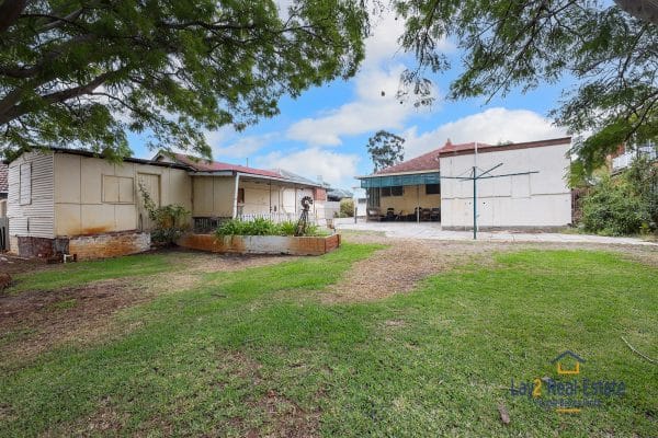 R60 Zone 1009m2 Bayswater Block with Original 50's Home - Image 4