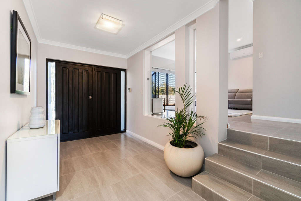 4 Bed x 2 Bath Family Home _SOLD - Image 3