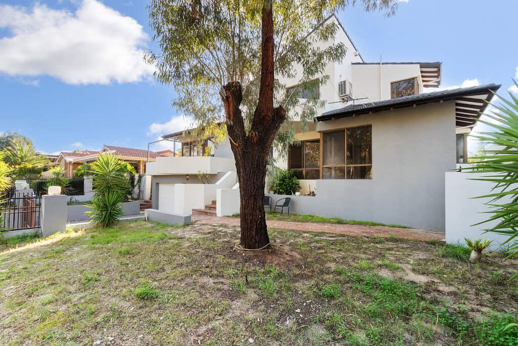 4 Bed x 2 Bath Family Home _SOLD - Image 2