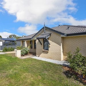 Fifth Avenue Bassendean Home For Sale. 3 Bed / 2 Bath For Sale - Image 14